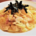 ベーコンと各務原キムチのホワイトパスタ(くうかい)